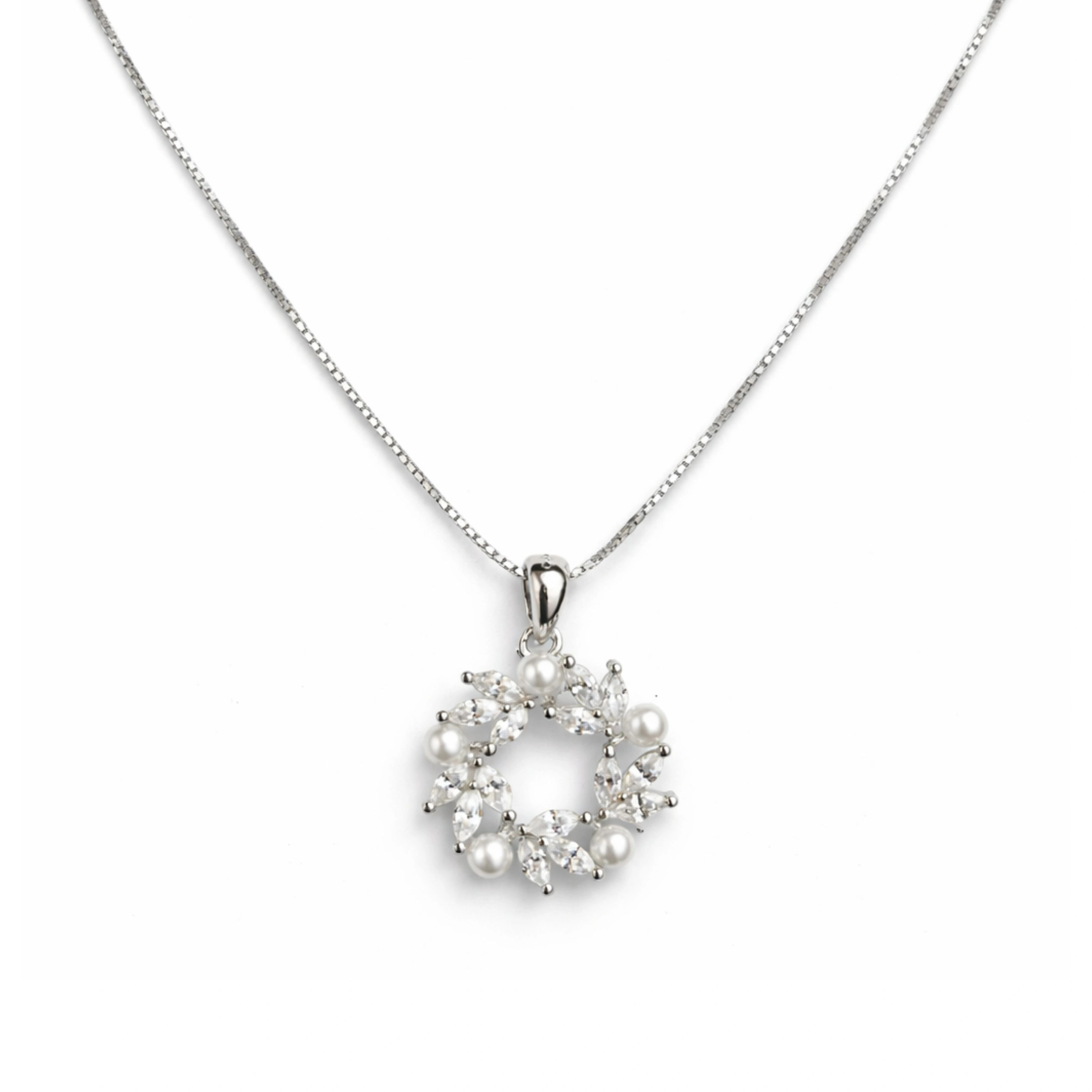925 Sterling Silver Pearl & Cubic Zirconia Wreath Pendant Necklace for Women